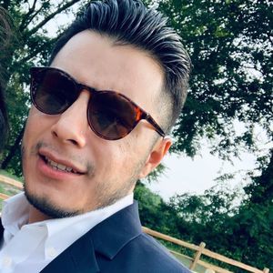 Meet your Posher, Eli